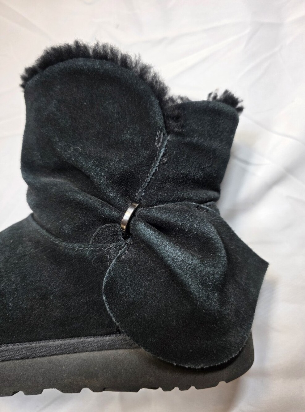 UGG Black Mini Twist Suede Short Ankle Boots Women's Size 8 Sheepskin Lining